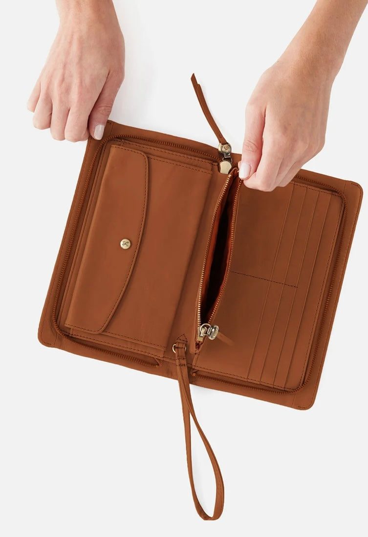 The Evolve Wristlet